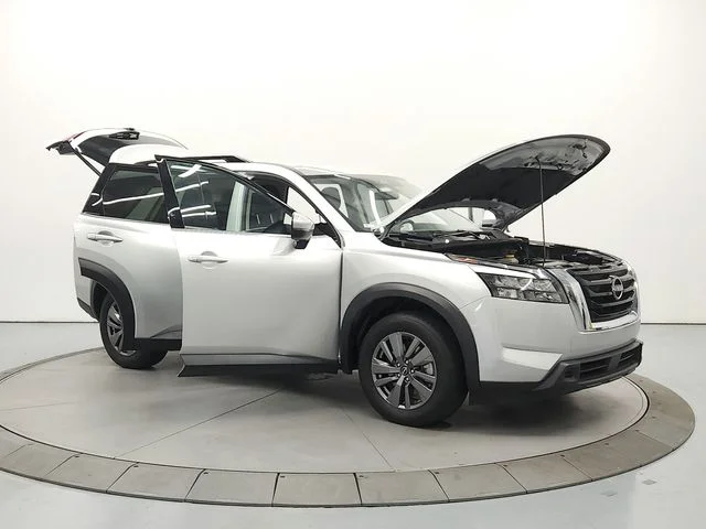 Used 2025 Silver Nissan SV image 9