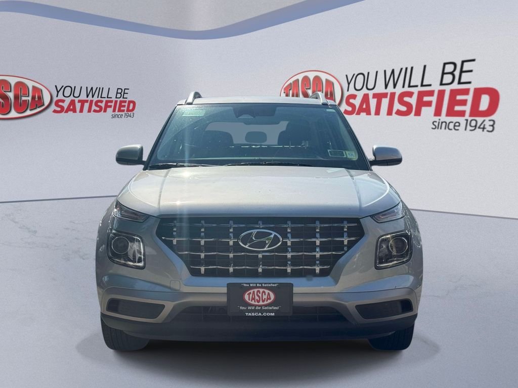 Used 2024 Silver Hyundai SEL image 2