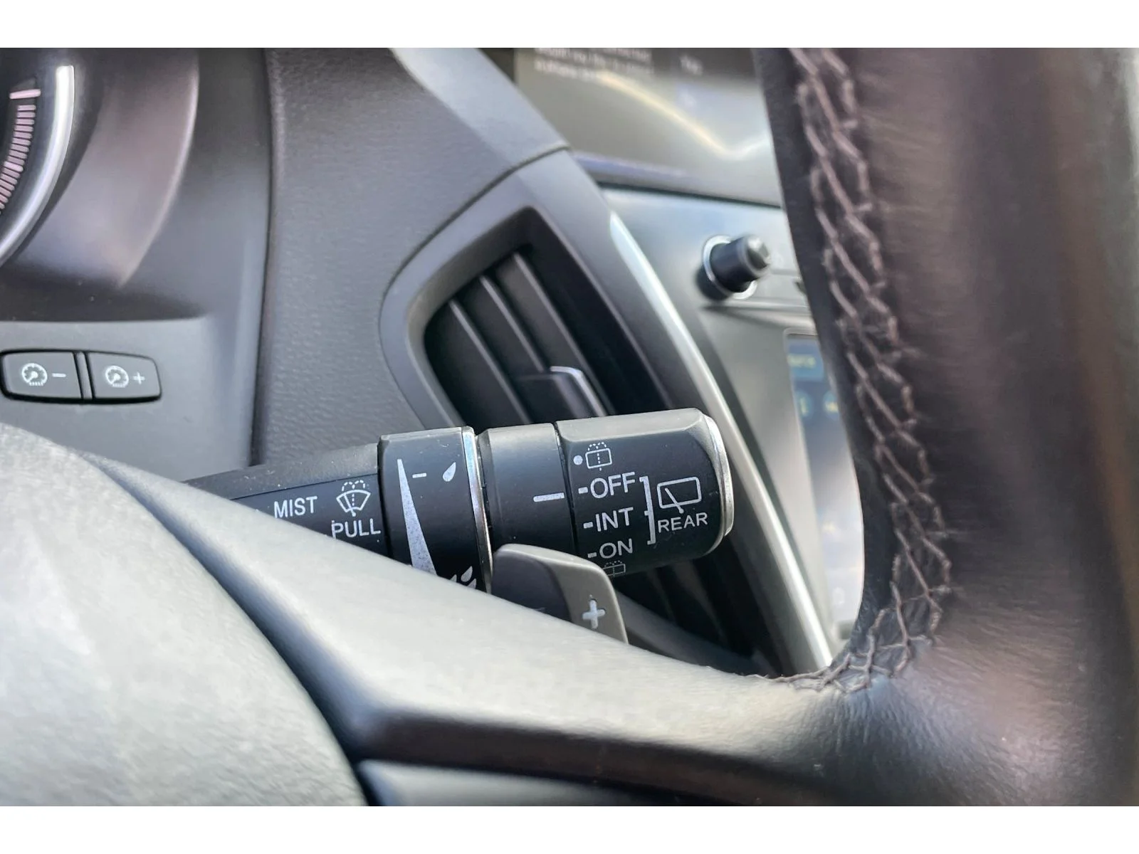 Used 2018 White Diamond Pearl Acura 3.5L (A9) image 39