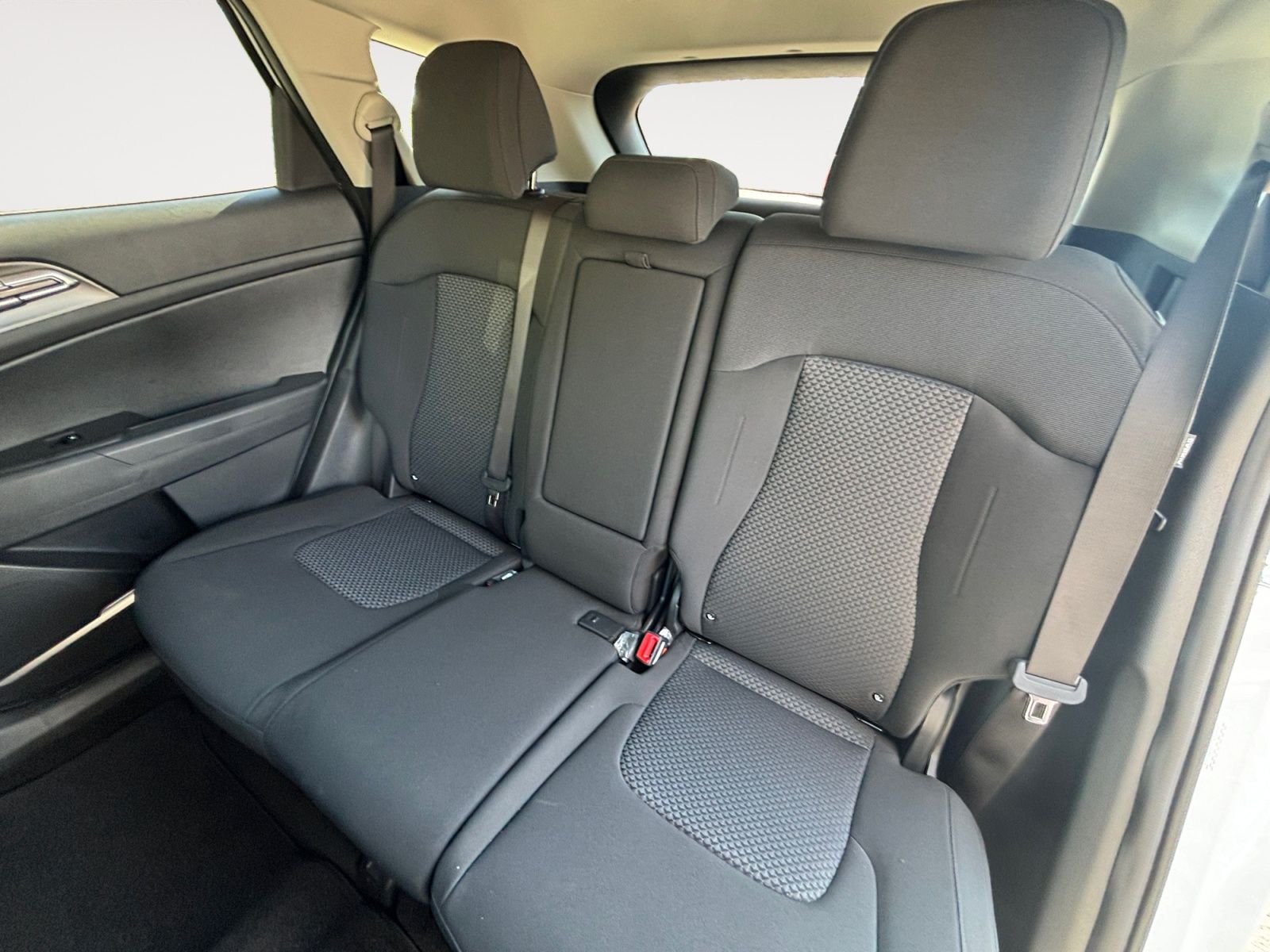 New 2026 Glacial White Pearl Kia LX image 13