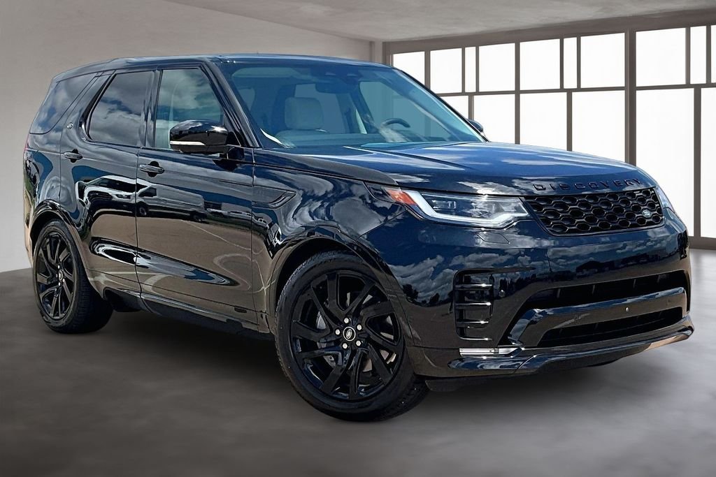 Used 2025 Black Land Rover Dynamic SE image 11
