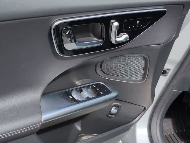 New 2026 MANUFAKTUR Alpine Grey Mercedes-Benz C 300 image 16