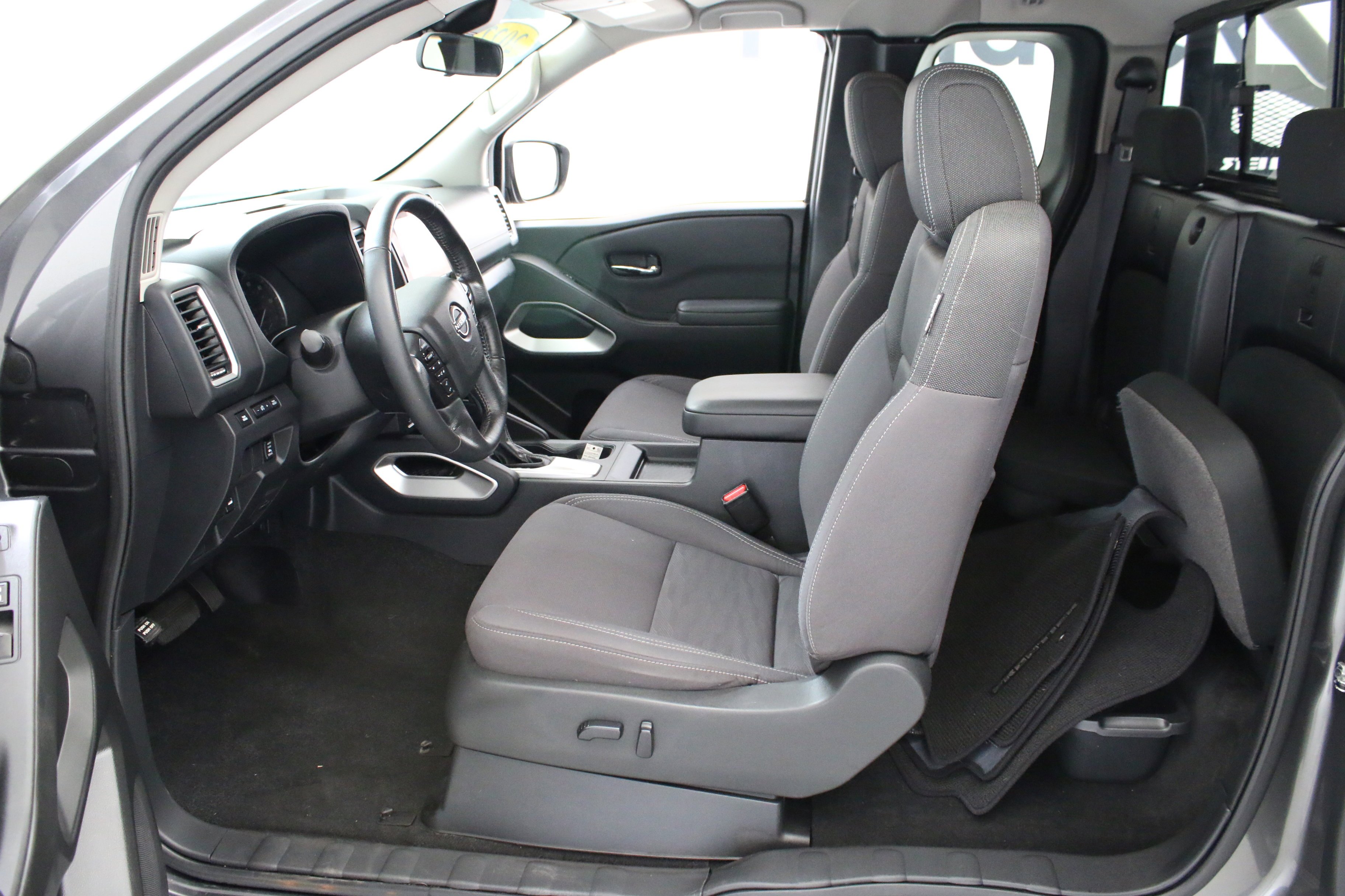 Used 2022 Gray Nissan King Cab SV 4x4 image 25