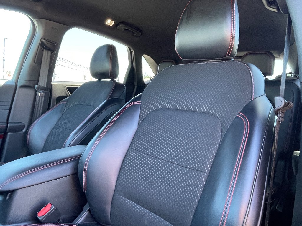 Used 2025 Agate Black Metallic Ford ST-Line image 11