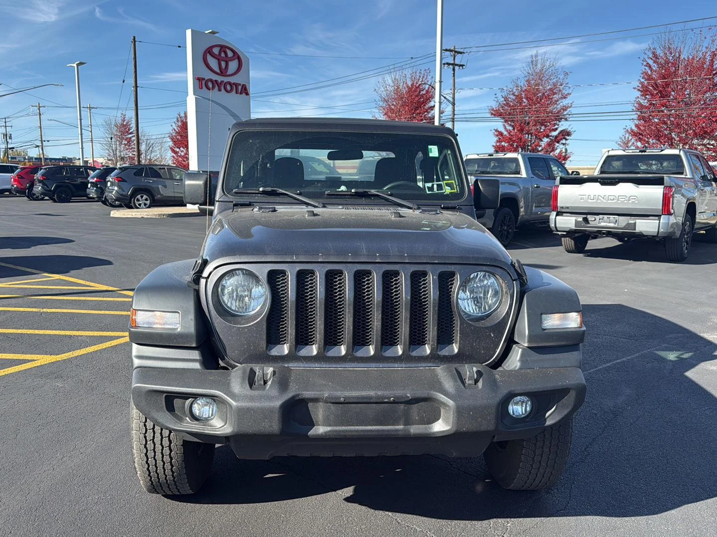 Used 2018 Granite Crystal Metallic Clearcoat Jeep Sport image 8