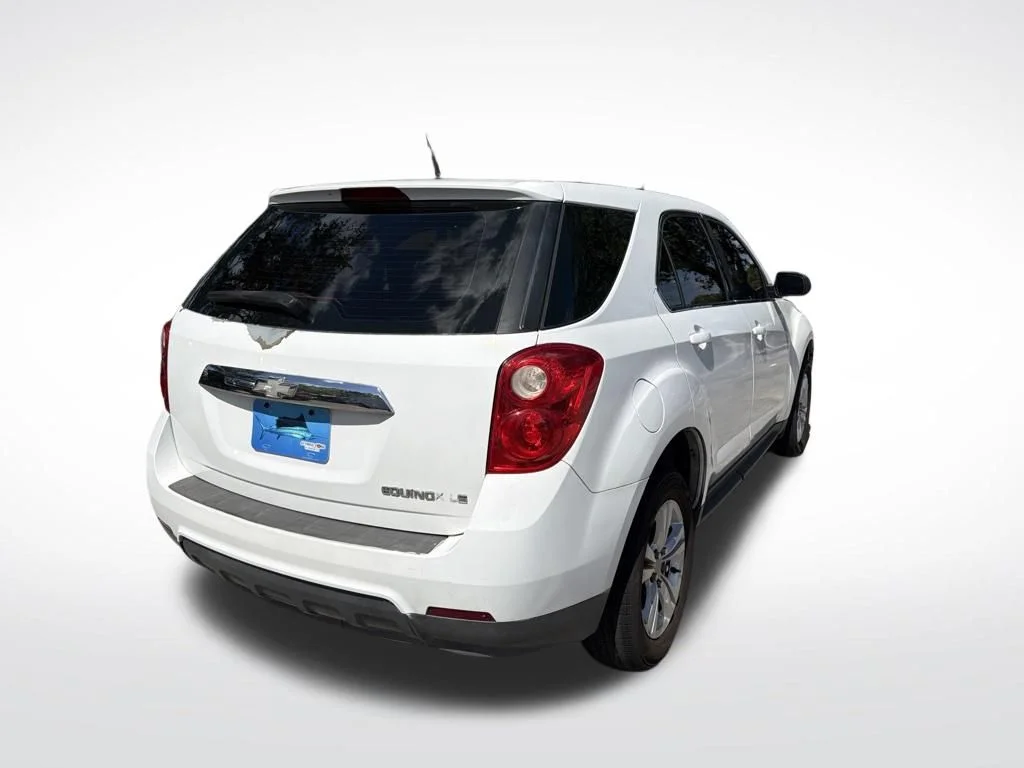 Used 2010 Summit White Chevrolet LS image 5