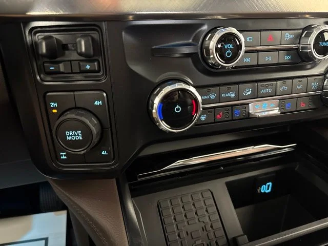 New 2026 Agate Black Metallic Ford King Ranch image 11
