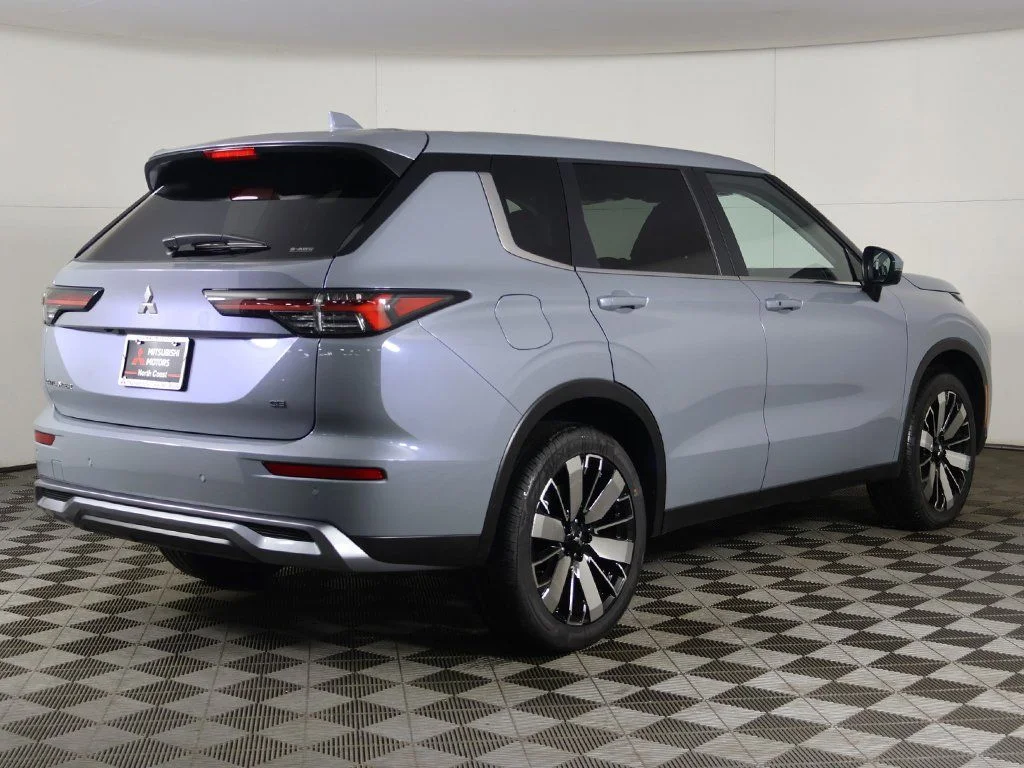 2026 Mitsubishi Outlander SE - Photo 12