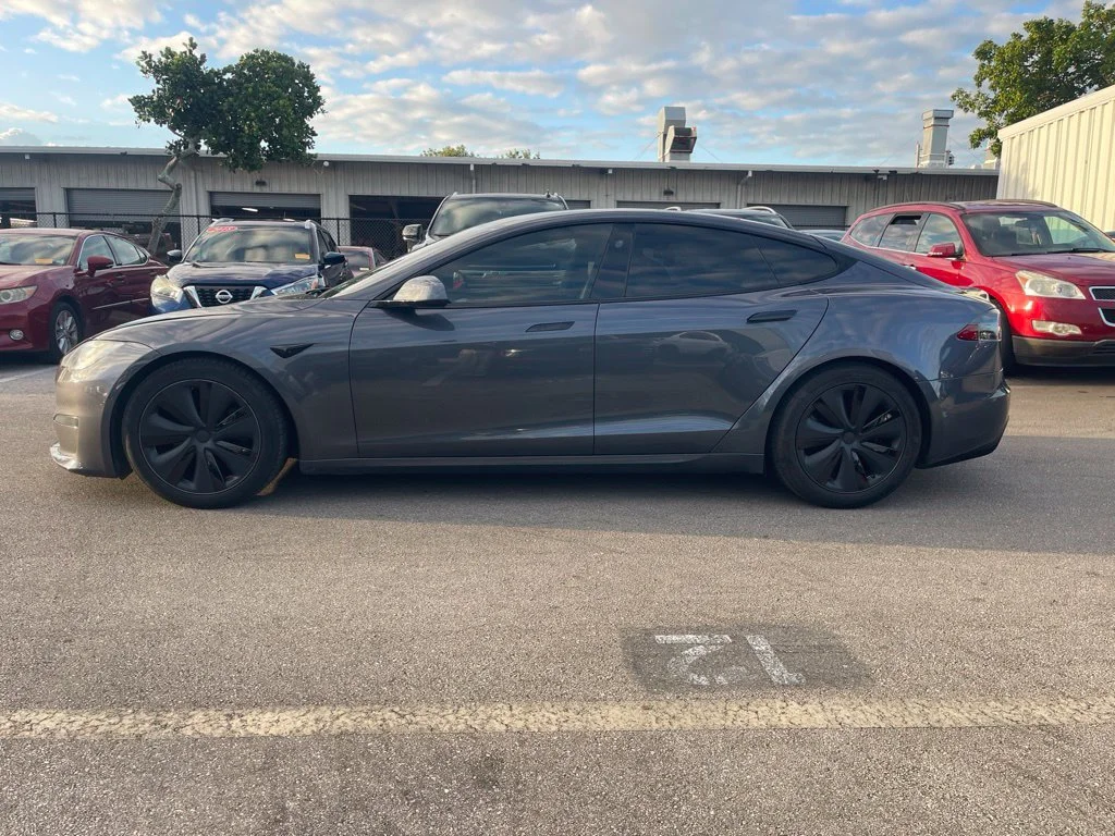 Used 2021  Tesla Long Range image 3