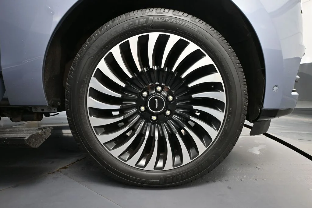 Used 2019 Blue Lincoln Black Label image 11