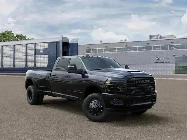 New 2026 Diamond Black Crystal Pearl-Coat Exterior Paint RAM Laramie image 3