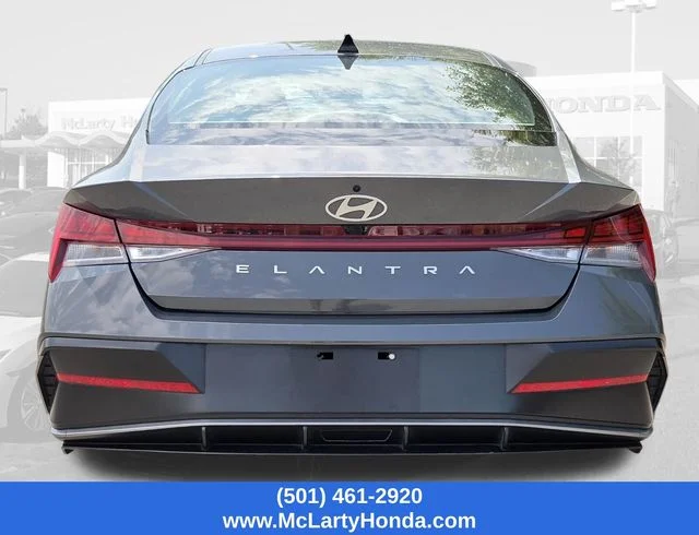 Used 2025 Gray Hyundai SEL Convenience image 7