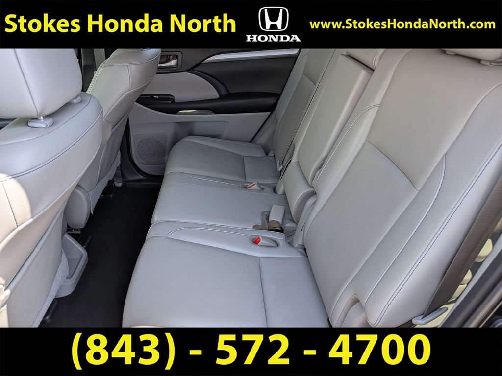 Used 2019 Black Toyota XLE image 16