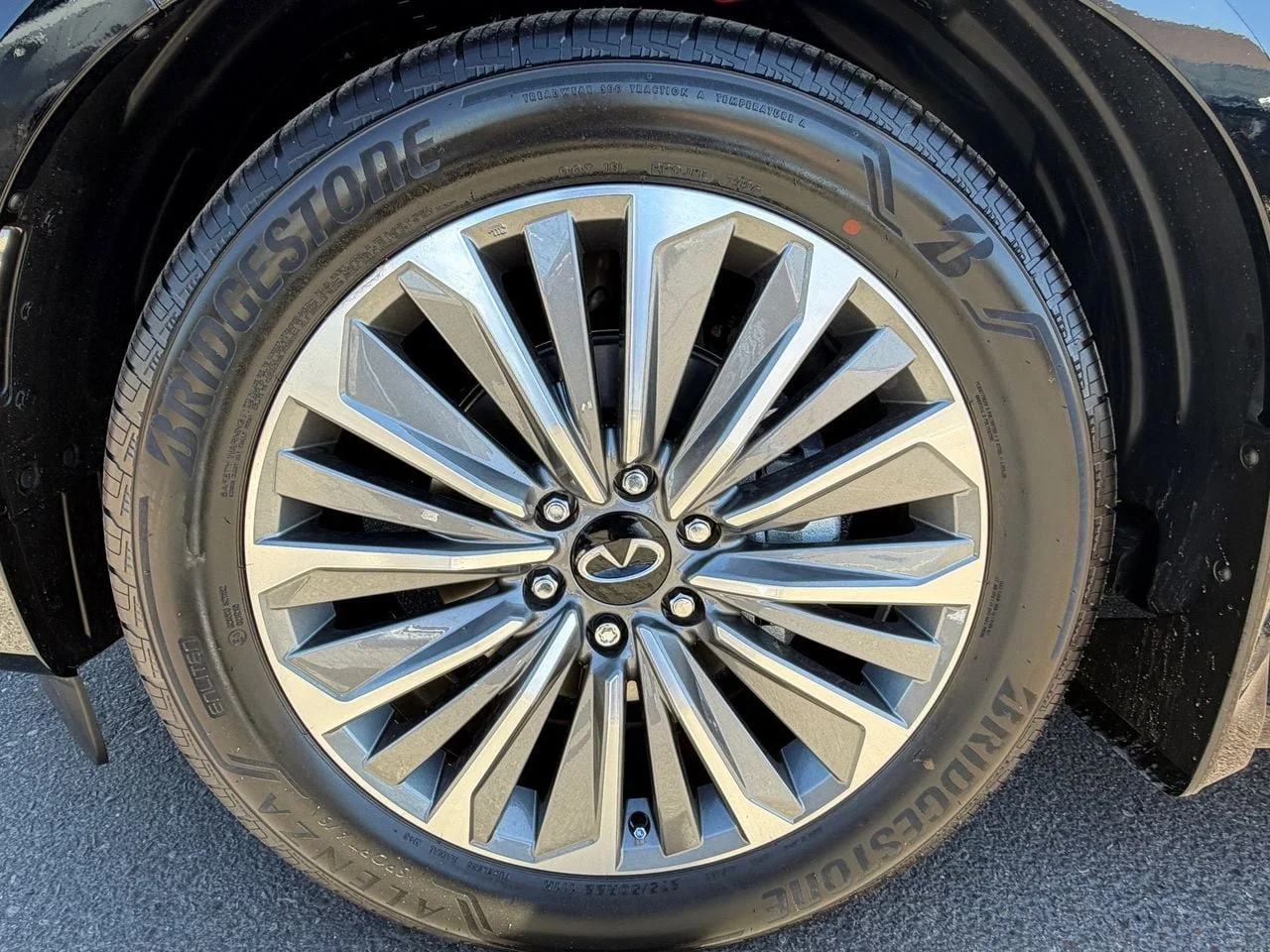 New 2027 BLACK OBSIDIAN INFINITI Luxe 4WD image 10