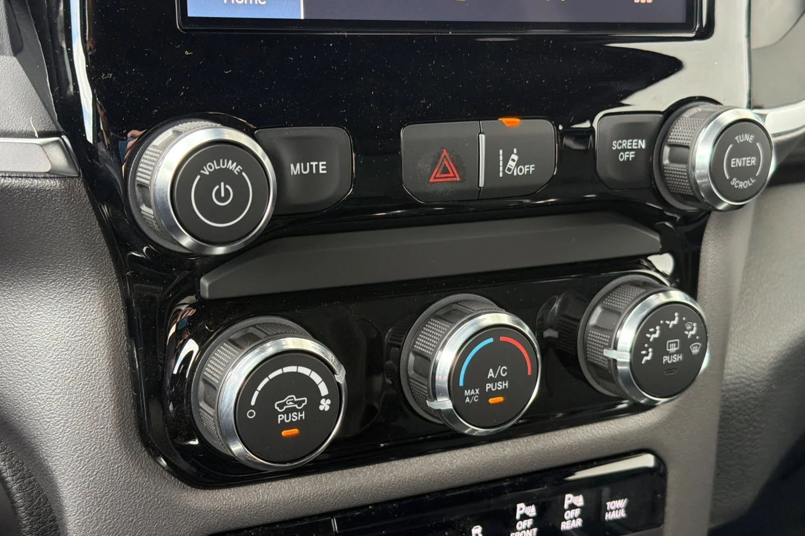 2026 RAM 1500 Express - Photo 17
