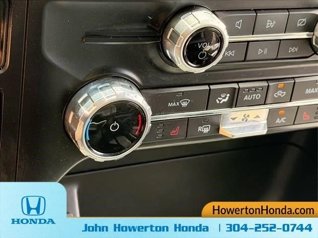 Used 2023  Ford Tremor image 22
