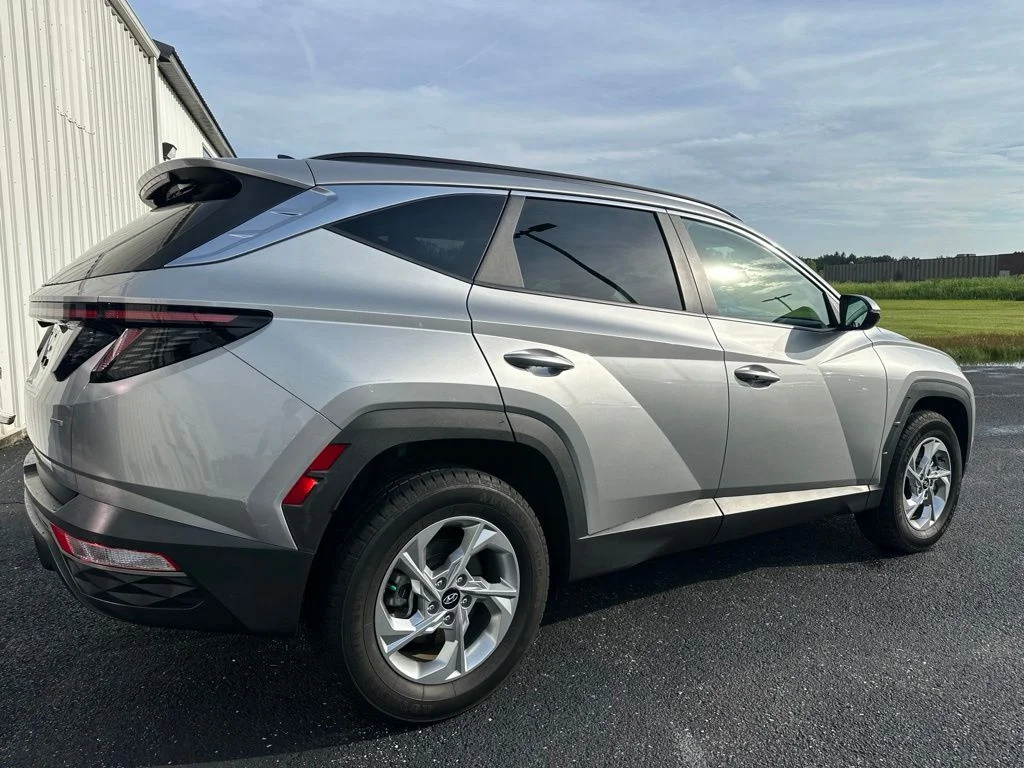 Used 2022 Silver Hyundai SEL image 7