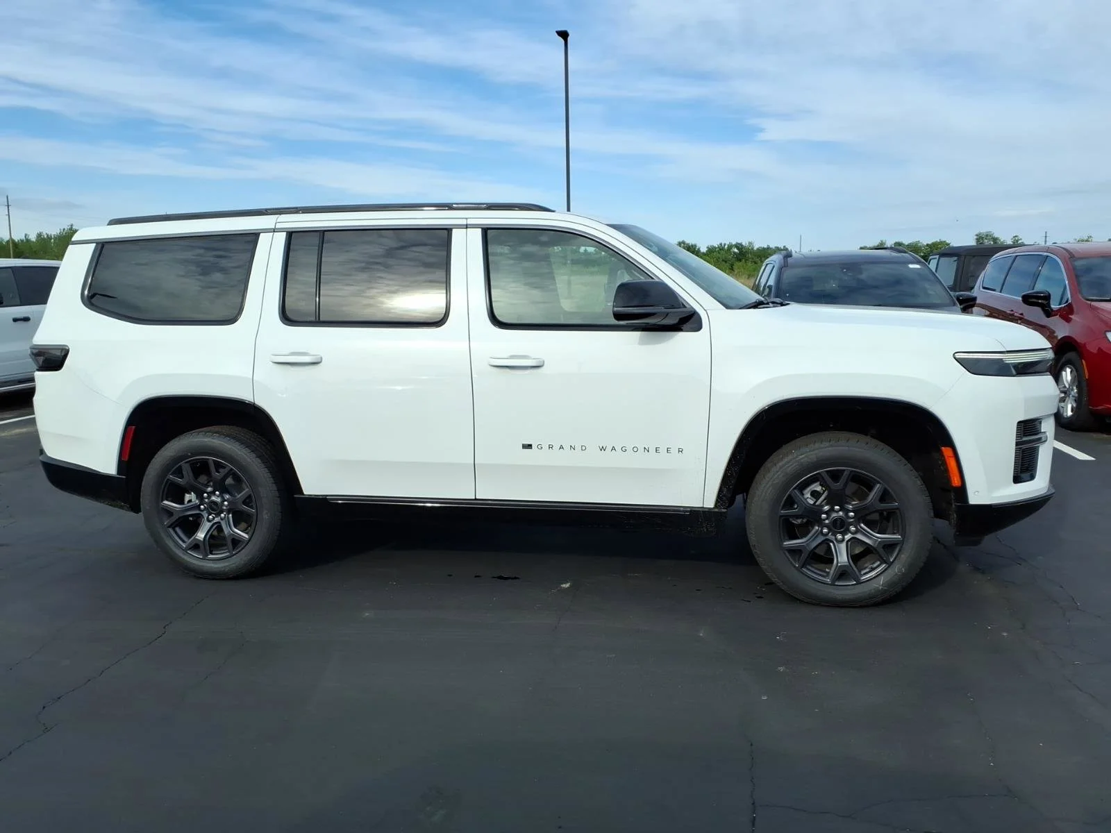 New 2026 Bright White Clear-Coat Exterior Paint Jeep Limited Altitude image 19