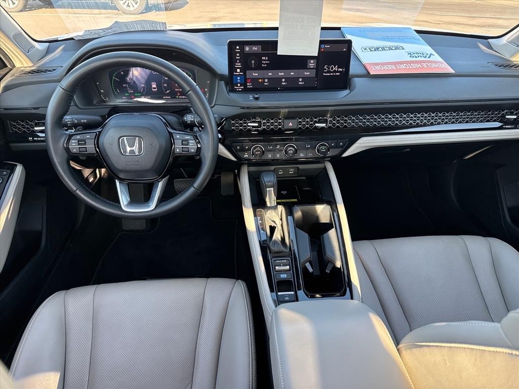 Used 2023 Platinum White Pearl Honda Touring image 13