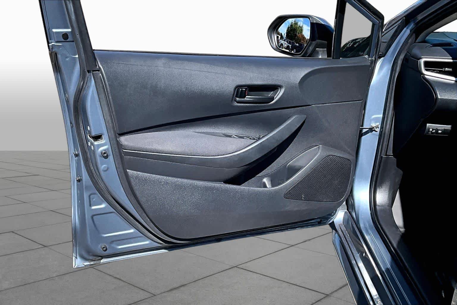 Used 2022 Celestite Toyota LE image 21