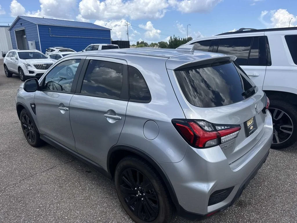 Used 2025 White Mitsubishi 2.0 LE image 13