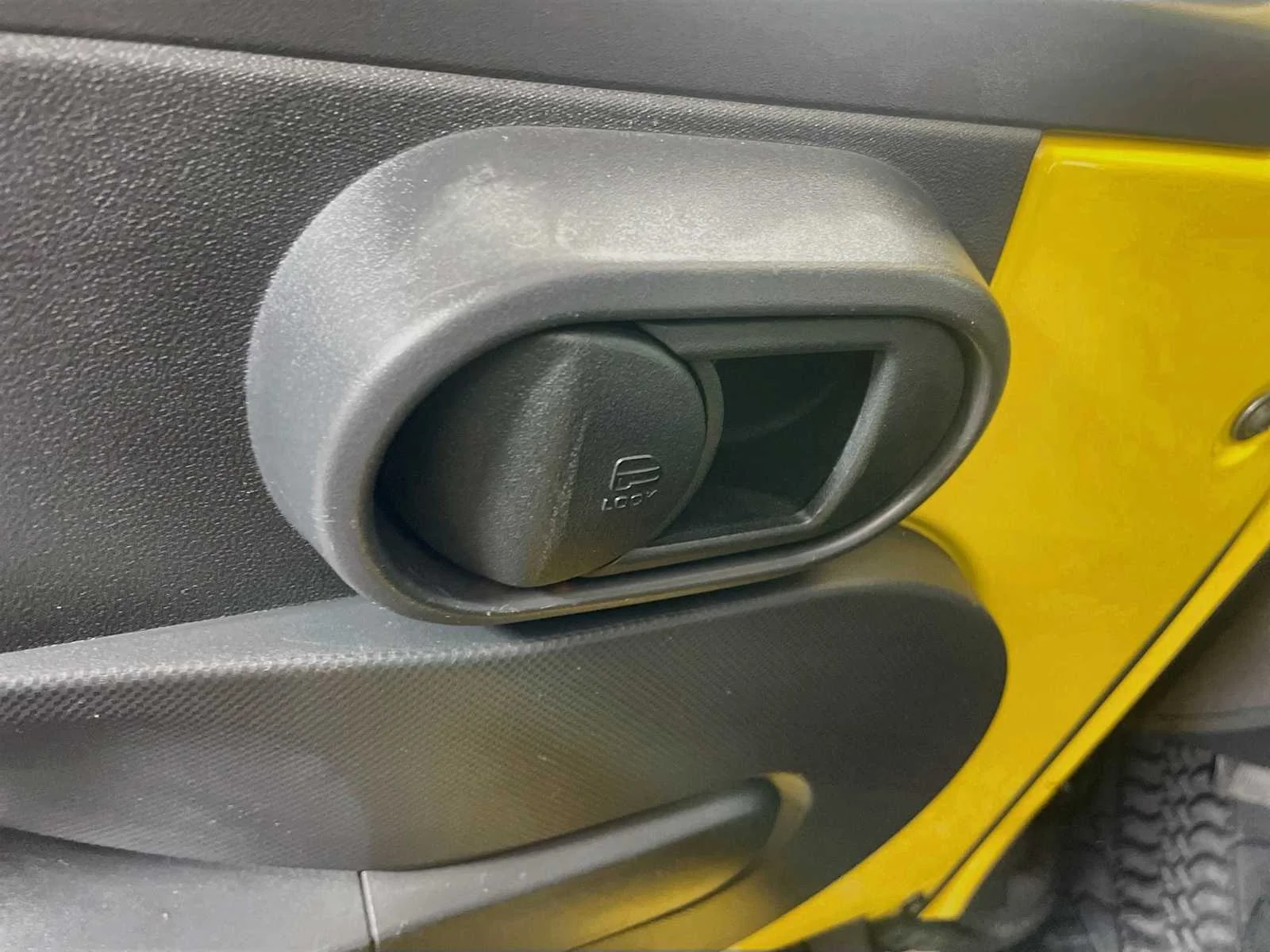 Used 2009 Detonator Yellow Jeep X image 14
