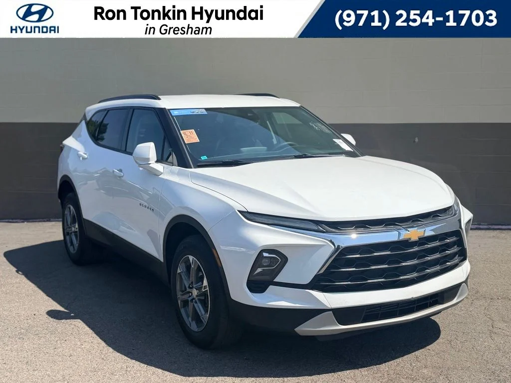 Used 2024 Summit White Chevrolet LT image 1