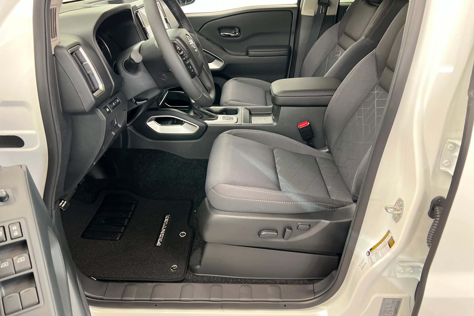 New 2026 Glacier White Nissan Crew Cab SV image 18