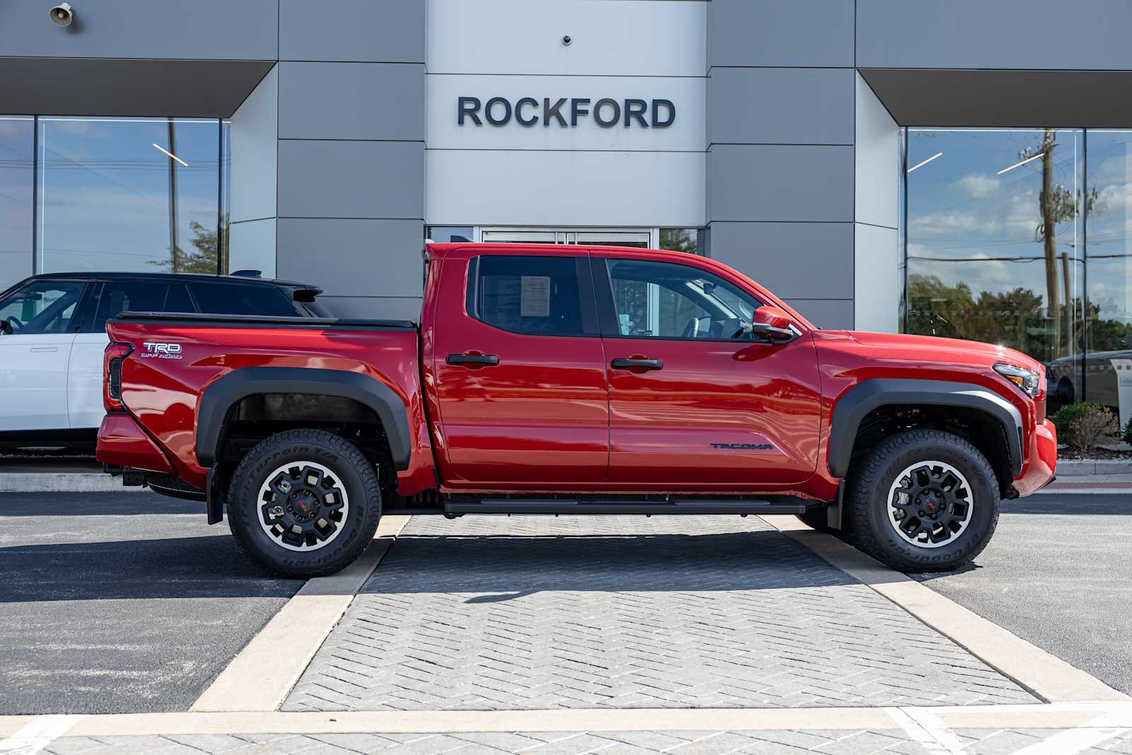 2024 Toyota Tacoma TRD Off Road - Photo 8