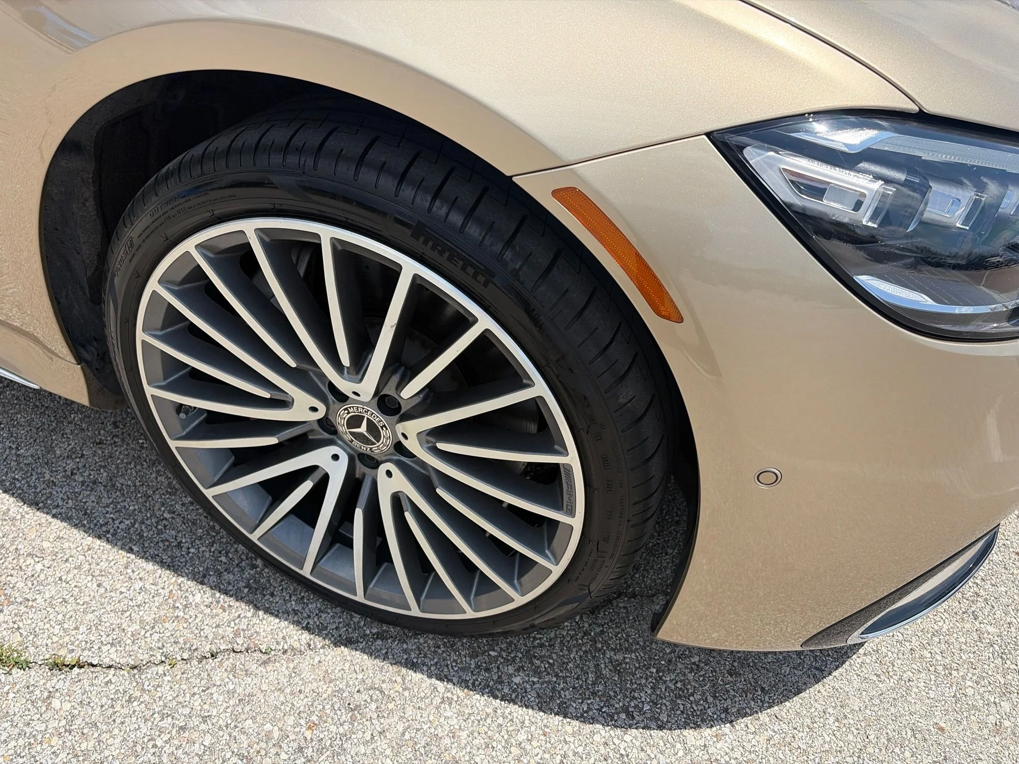 Used 2023 Gold Mercedes-Benz S 500 image 4