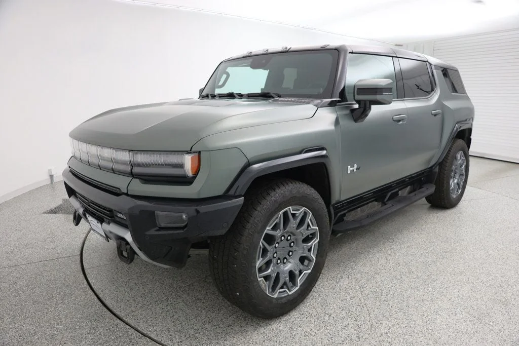 2024 GMC Hummer EV 3X SUV's photo