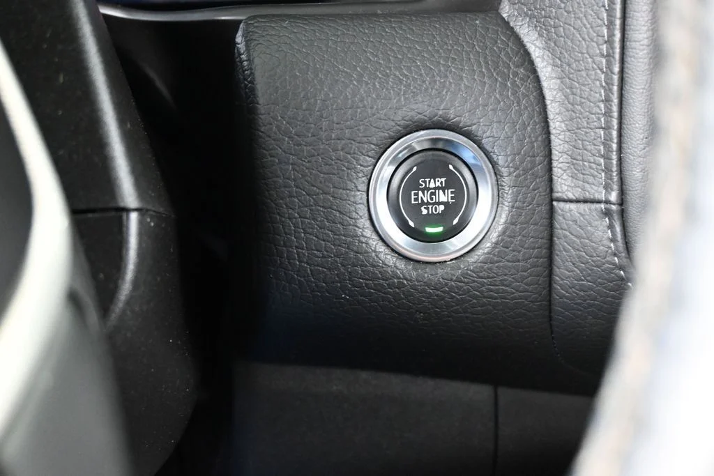 Used 2024 Sterling Metallic GMC Denali image 37