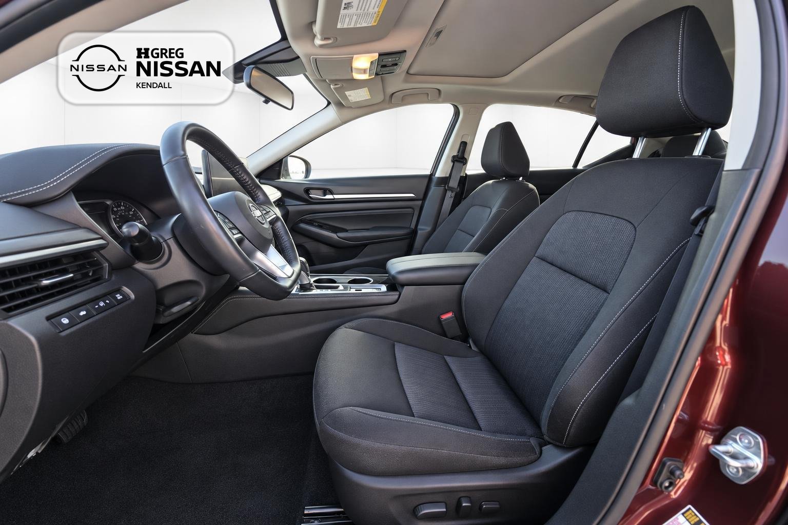 Used 2023 Red Nissan 2.5 SV image 7