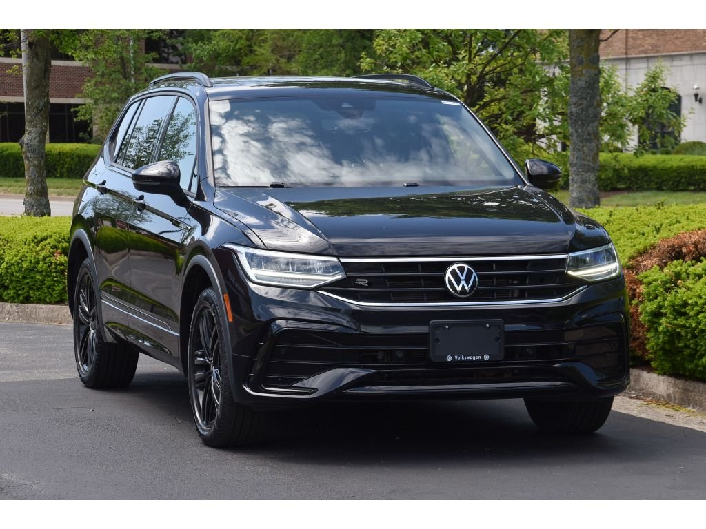 Used 2022 Deep Black Pearl Volkswagen SE R-Line Black image 2