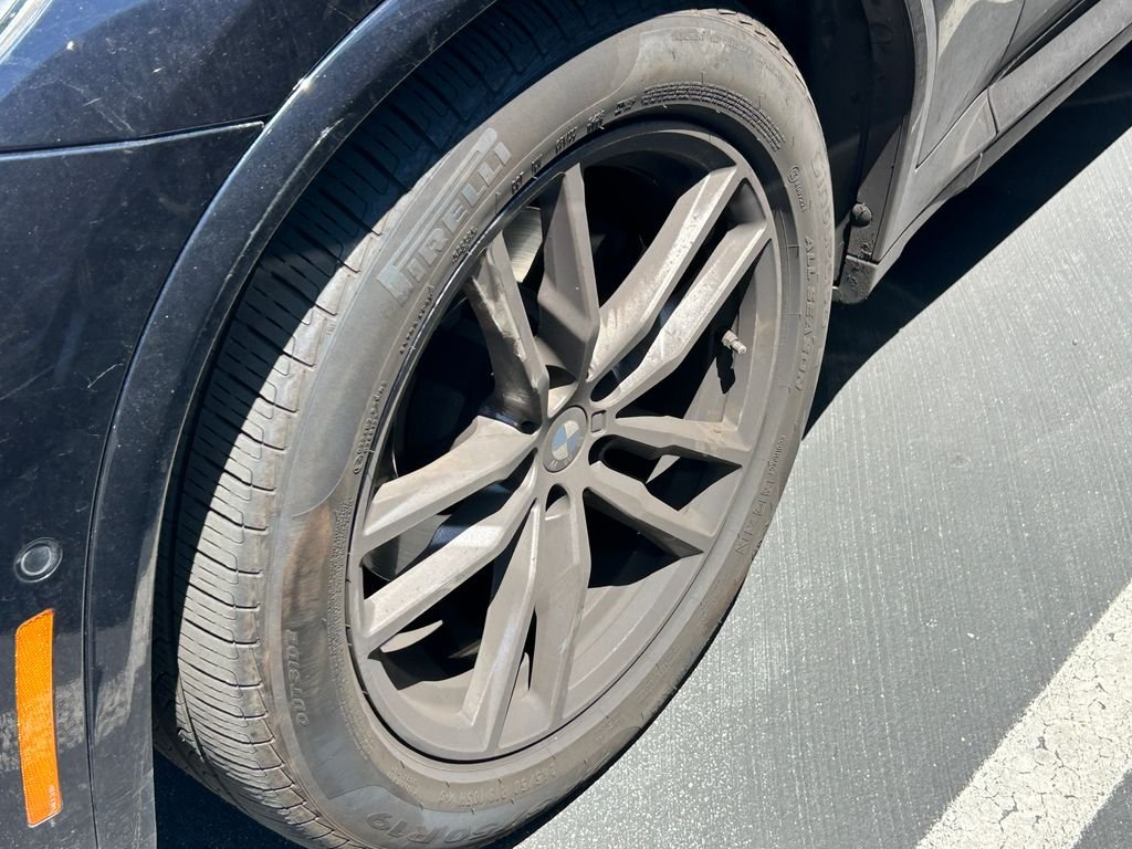 Used 2021 Carbon Black Metallic BMW xDrive30i image 3