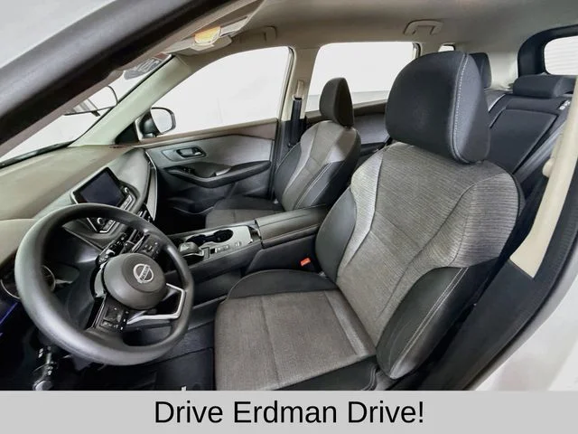 Used 2021 White Nissan S image 5