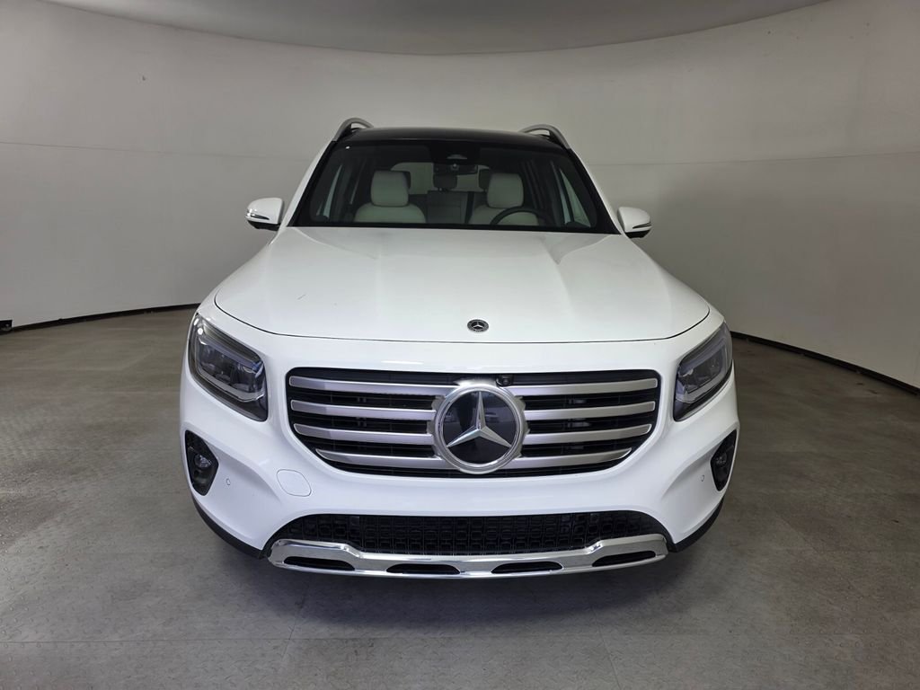 New 2026 Polar White Mercedes-Benz GLB 250 image 2