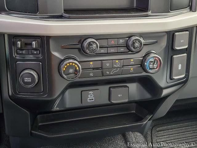 New 2025 Oxford White Ford F-450® XL image 40