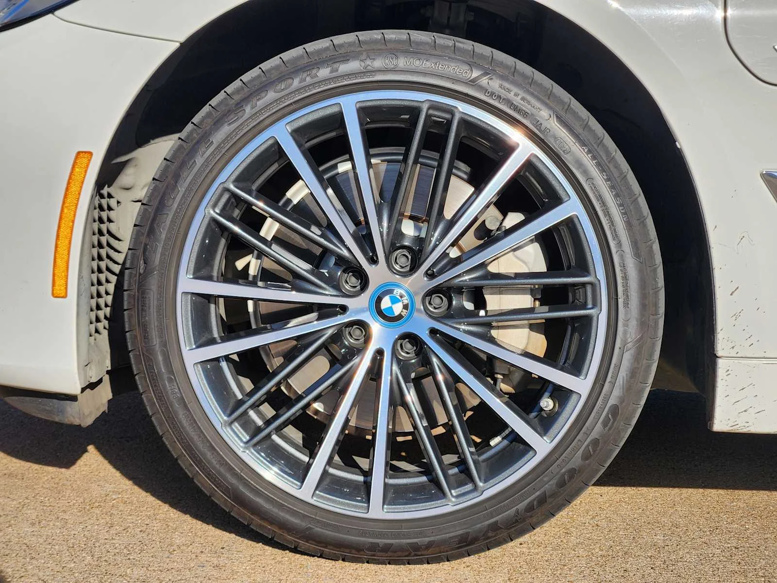 Certified Used 2023 Alpine White BMW 530e xDrive image 7
