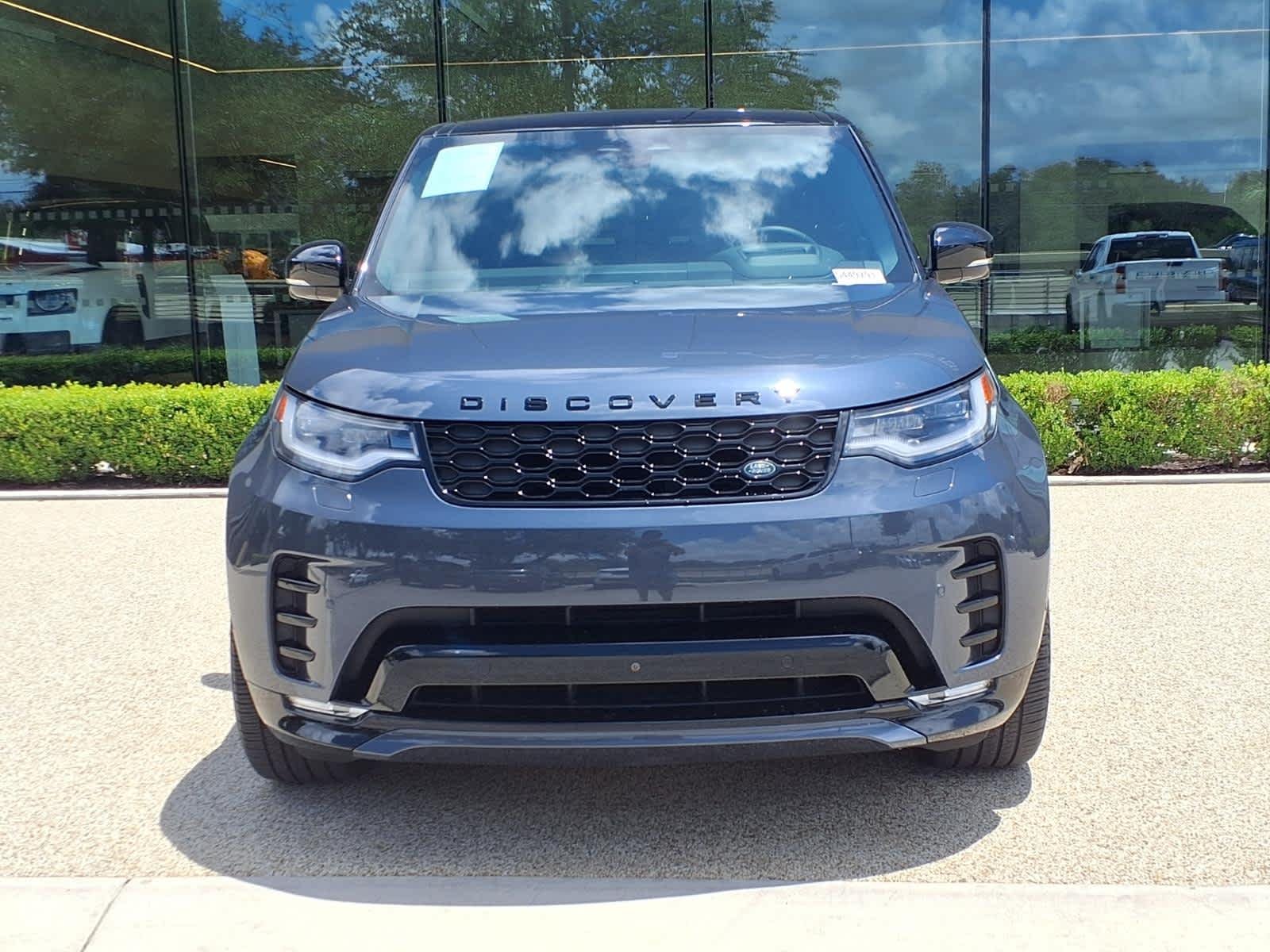 Certified Used 2025 Varesine Blue Metallic Land Rover Dynamic SE image 3