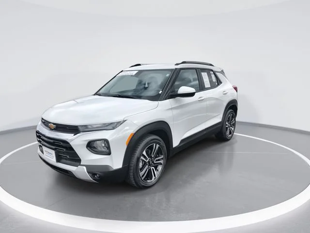 Used 2023 White Chevrolet LT image 4