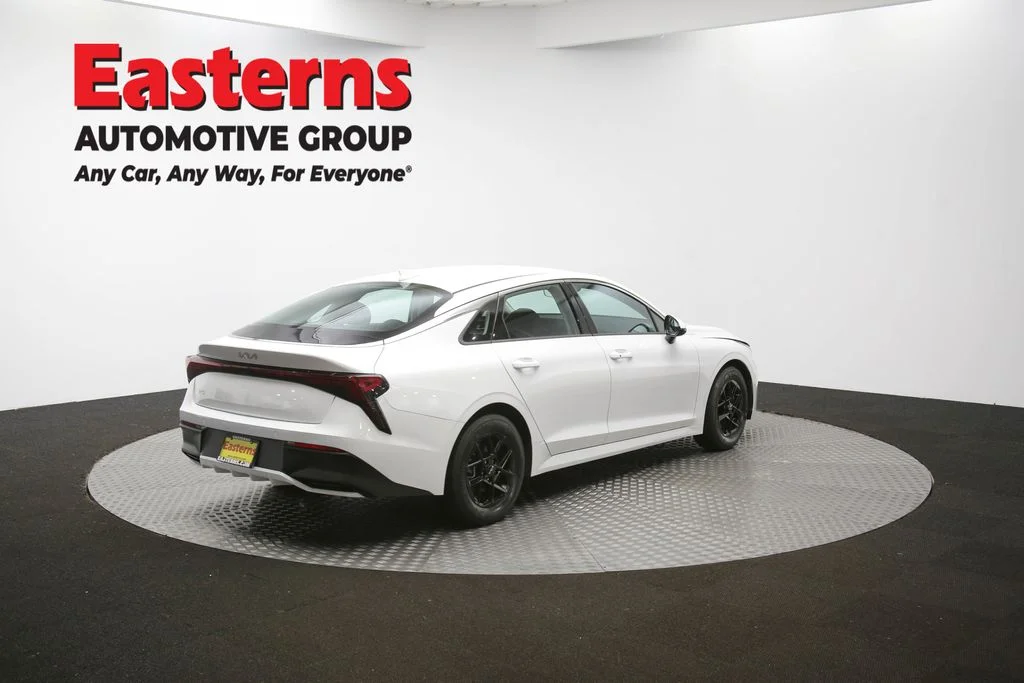 Used 2025 White Kia LXS image 42