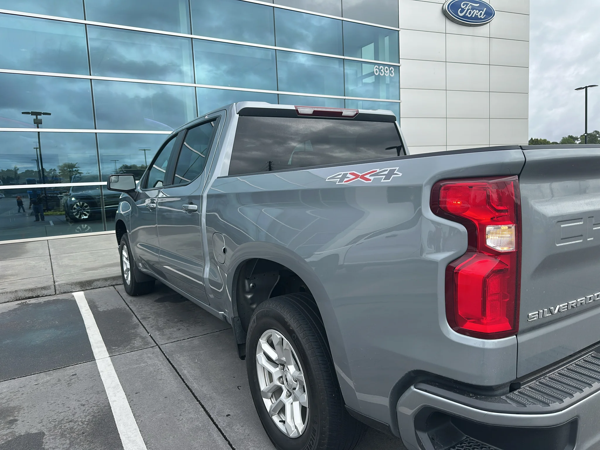 Used 2025 Sterling Gray Metallic Chevrolet RST image 4