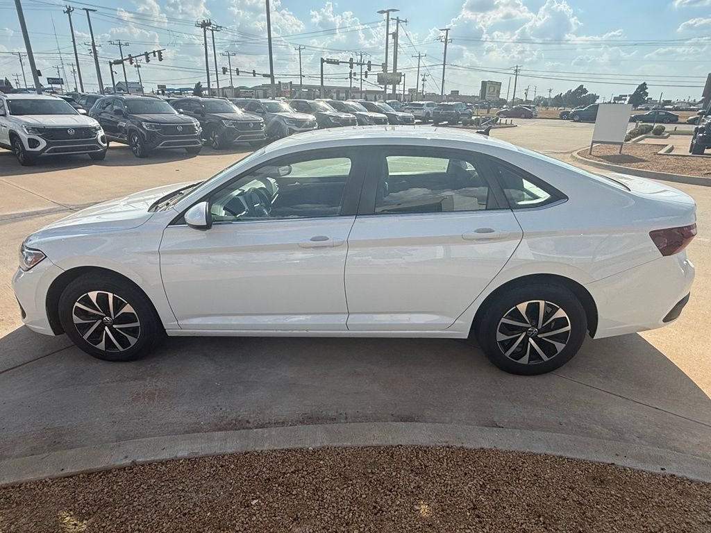 Used 2022 Pure White Volkswagen 1.5T S image 6