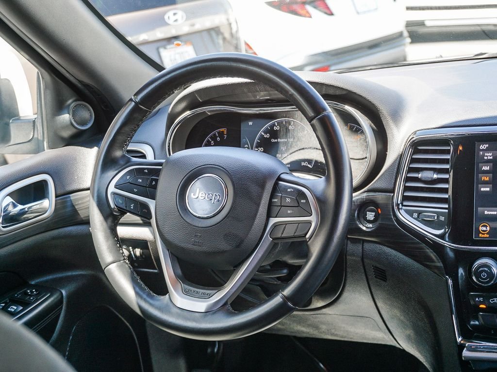 Used 2019 White Jeep Laredo E image 17