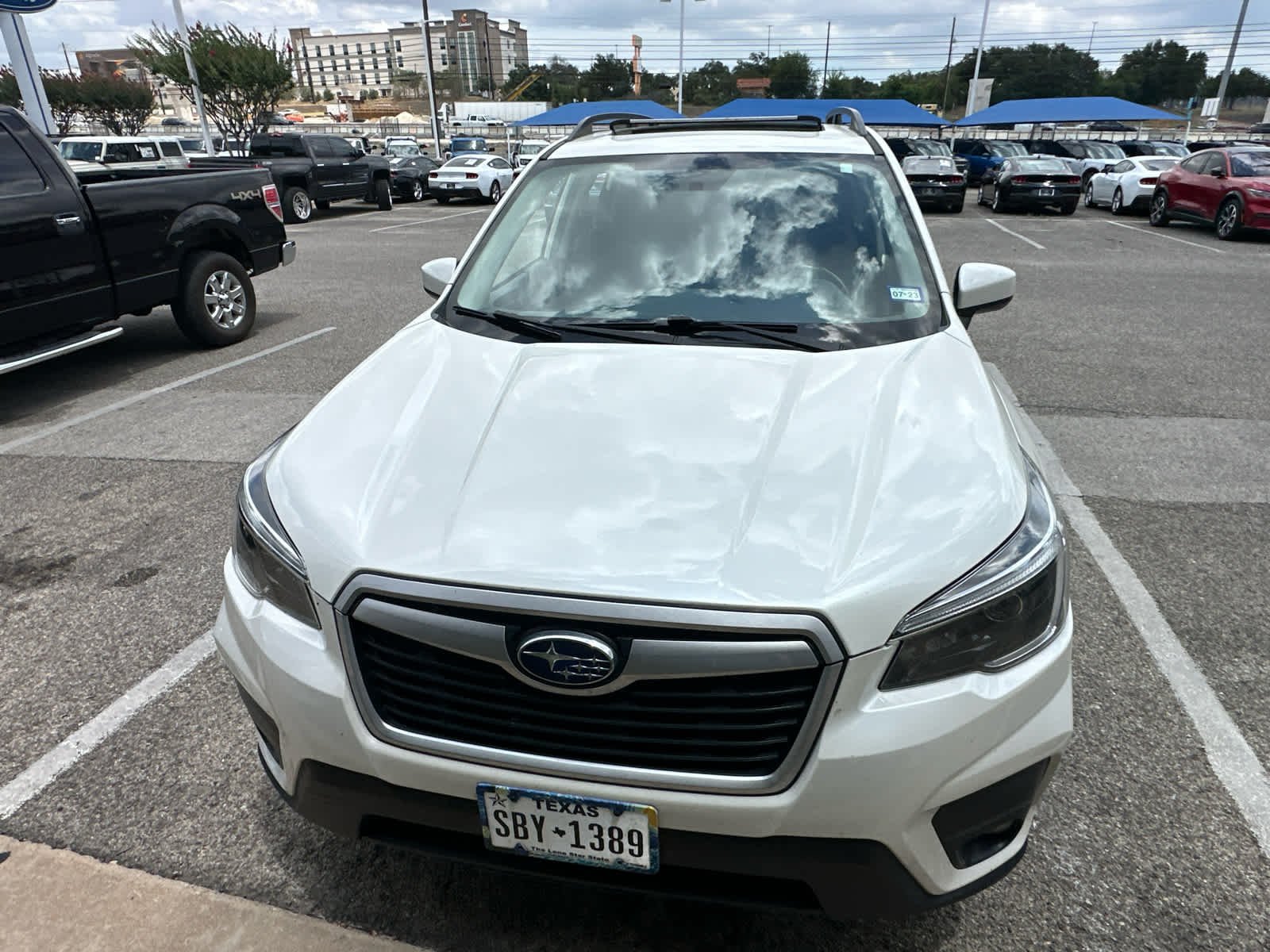 Used 2021 Crystal White Pearl Subaru Premium image 3