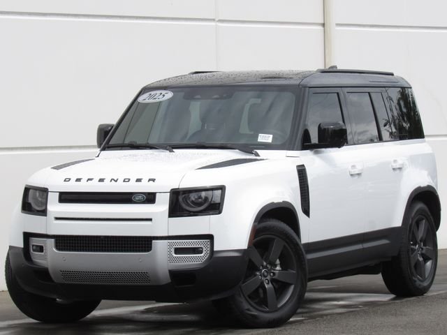 2025 Land Rover Defender 110 S P300's photo