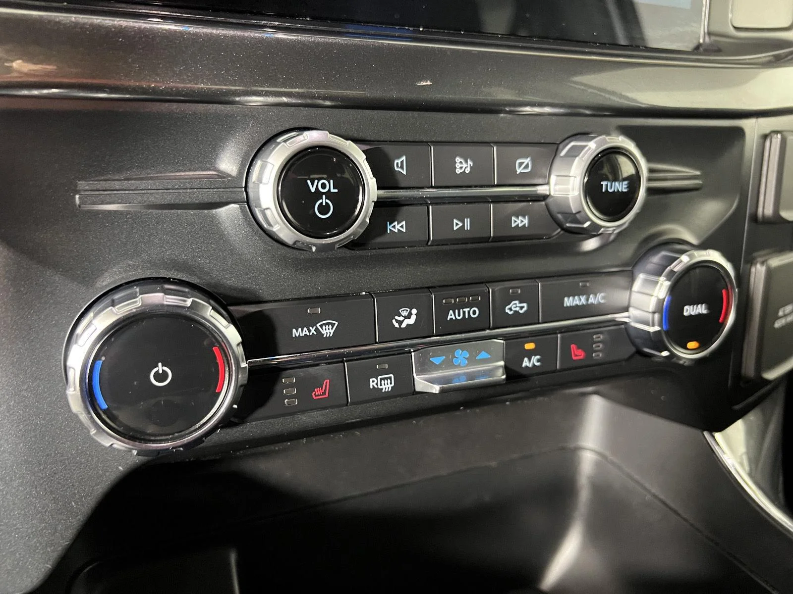 Used 2022 Oxford White Ford XLT image 20
