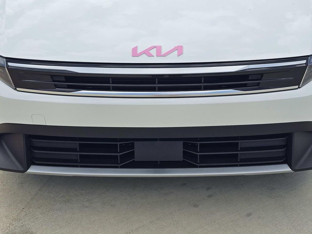 Used 2025 White Kia EX image 3