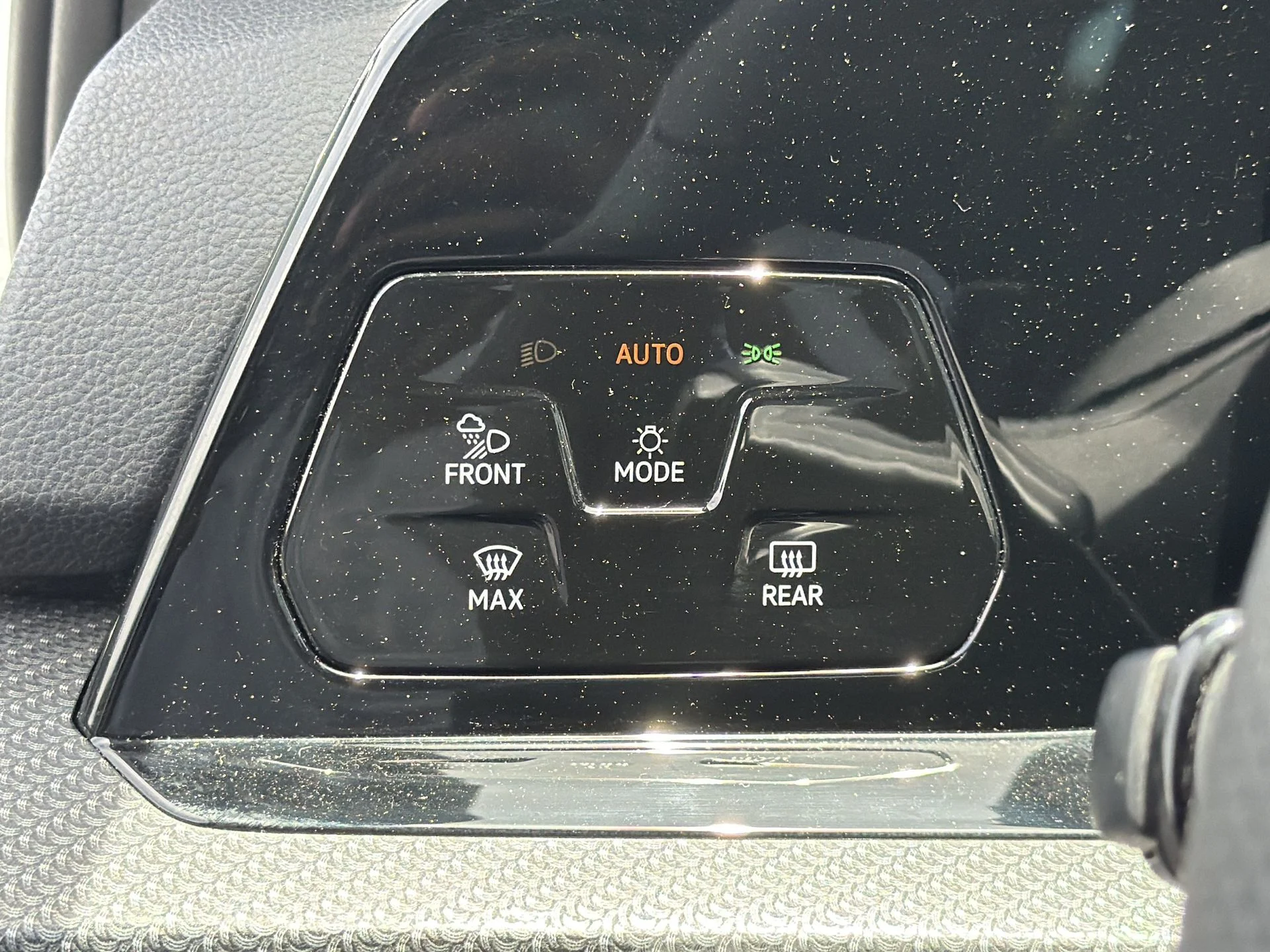 Certified Used 2022 Pure White Volkswagen 2.0T image 12